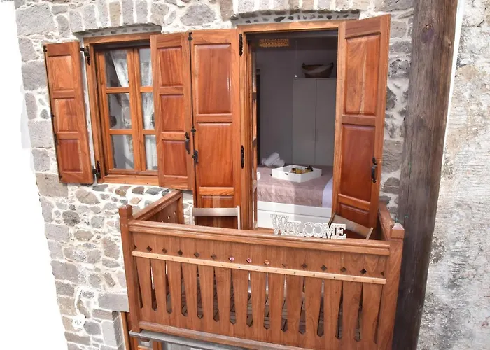 Patriko Nisyrian * Mandrákion